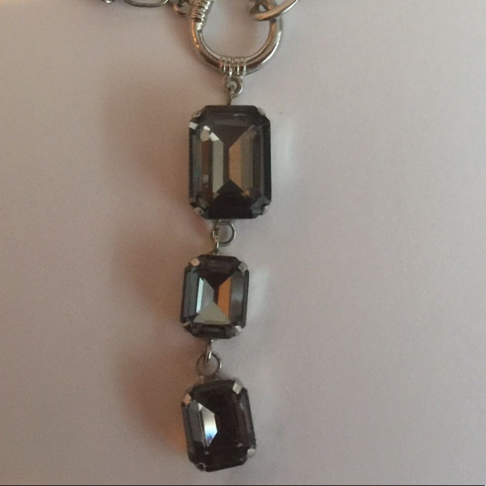Cache Necklace, gray - Picture 6 of 6